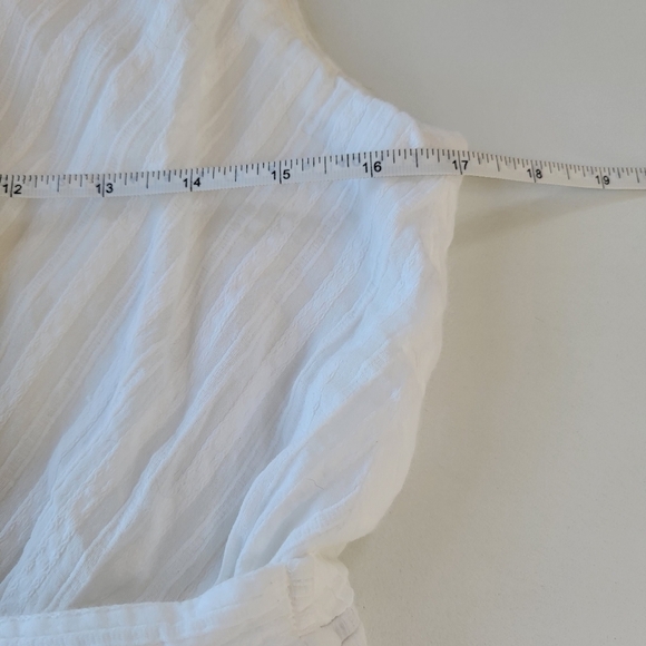White 100% Textured Striped Cotton Sleeveless Romper Size L EUC - Picture 3 of 14